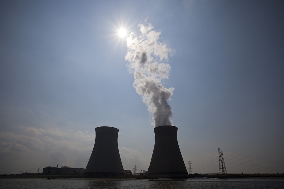 À cause des “écolos” qui ont obtenu la fermeture de la centrale nucléaire Fessenheim, la France doit maintenant faire tourner à plein régime ses centrales à charbon