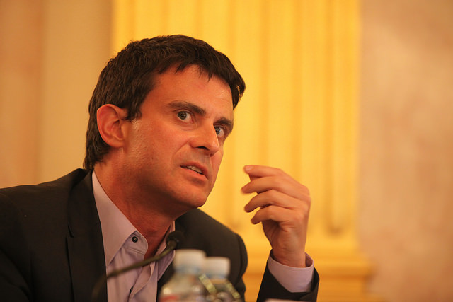 Revenu universel : Manuel Valls remet le couvert pour occuper la galerie