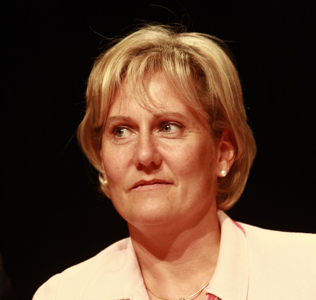 Nadine Morano : “Celle qui porte un voile intégral et qui récidive, je lui supprimerai les allocations”