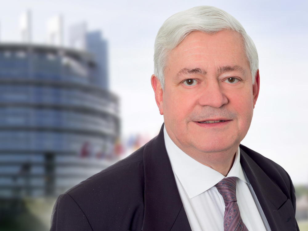 Élections Législatives : “Il y a un vrai problème de vie démocratique en France” (Bruno Gollnisch)