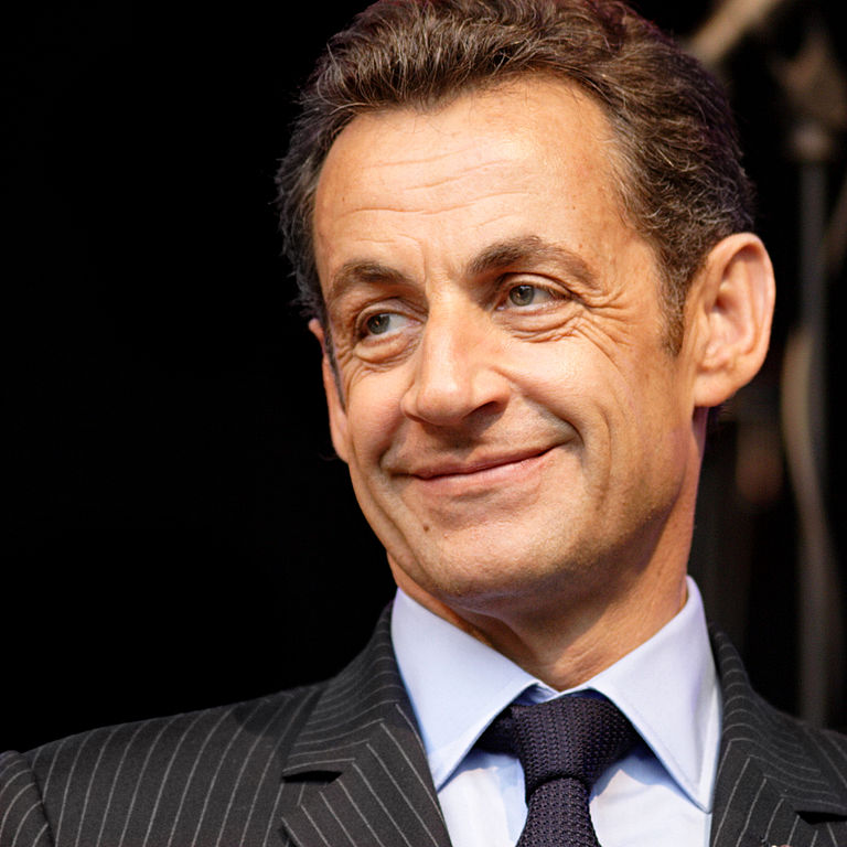 Changement de stratégie (on n’ose plus parler de convictions avec lui !) pour Nicolas Sarkozy