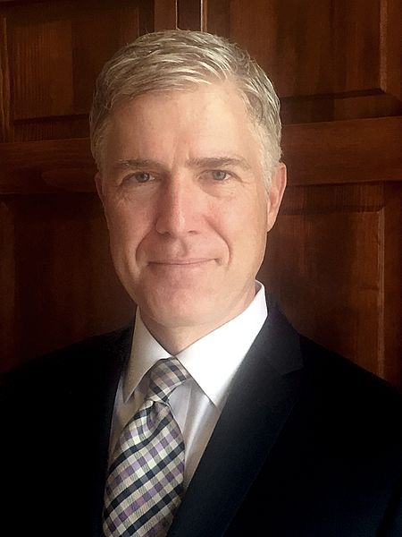 Portrait de Neil Gorsuch, le juge nommé par Donald Trump à la Cour Suprême