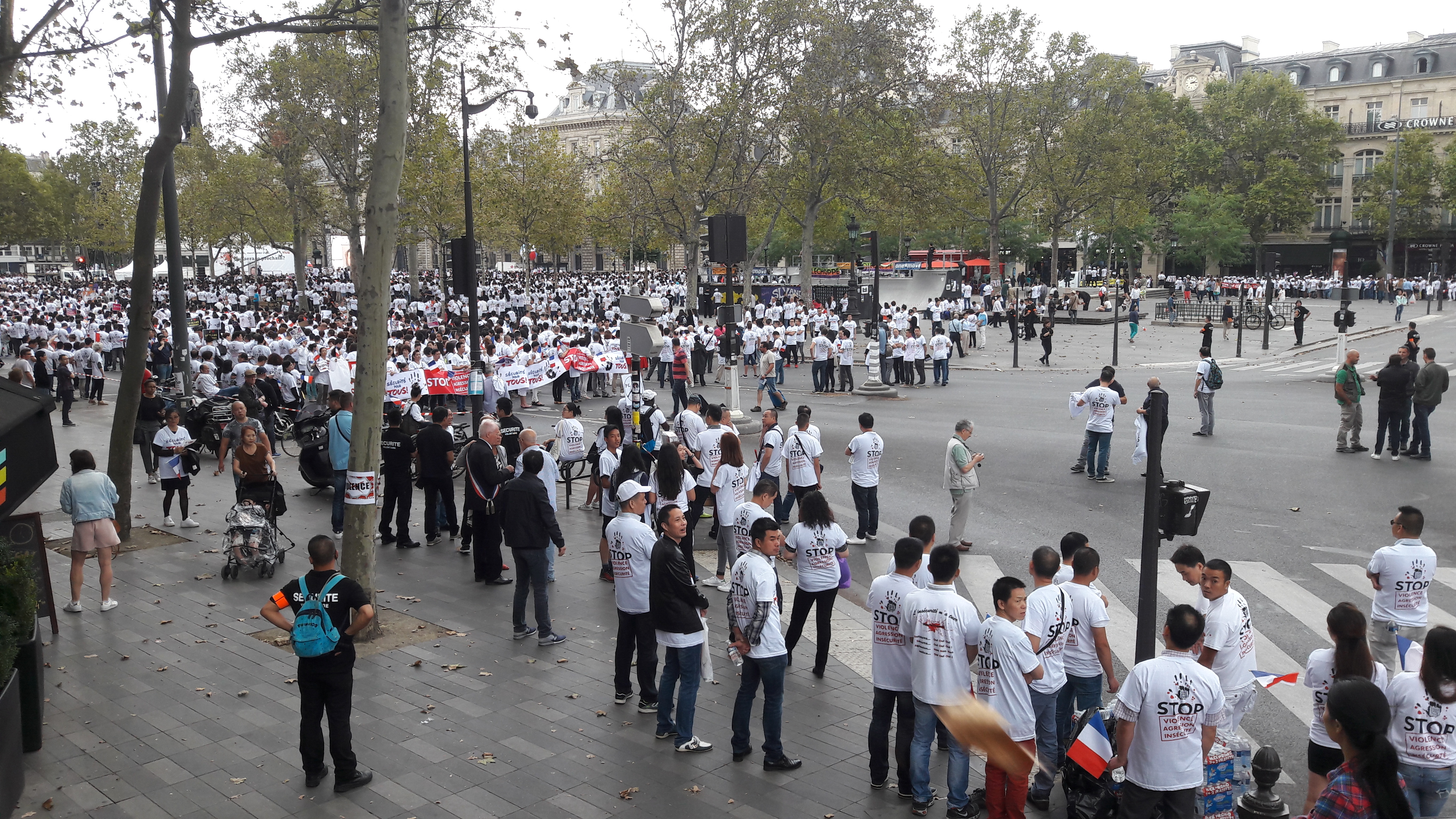 Paris : une manifestation de la communauté chinoise dégénère