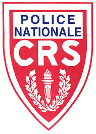 Complotisme des associations pro-clandestins : les CRS auraient l’habitude de leur voler une chaussure !