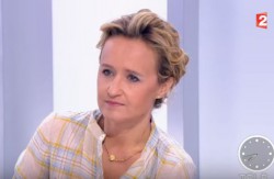 La journaliste militante Caroline Roux face à Éric Zemmour, la journaliste militante Caroline Roux face à Emmanuel Macron