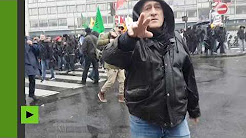 A Paris, des manifestants d’extrême gauche s’en prennent à des journalistes
