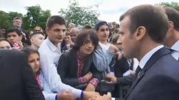 “Tu m’appelles Monsieur le Président” : Macron recadre un collégien apprenti-révolutionnaire lors des commémorations du 18-Juin 1940