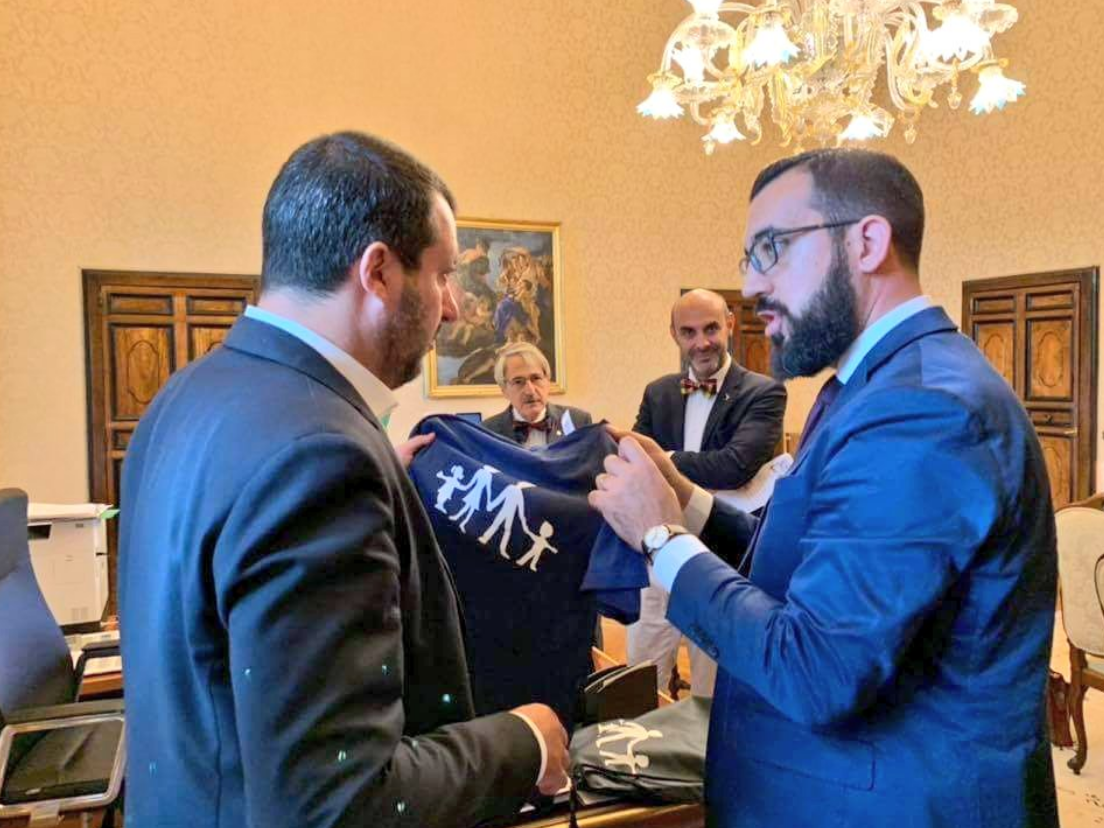 Énorme : Matteo Salvini va faire son footing aux couleurs de “La Manif pour Tous”