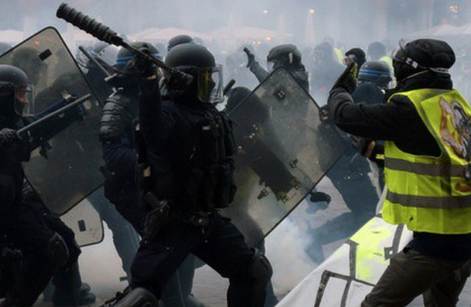 Gilets Jaunes : les policiers en colère contre leur hiérarchie