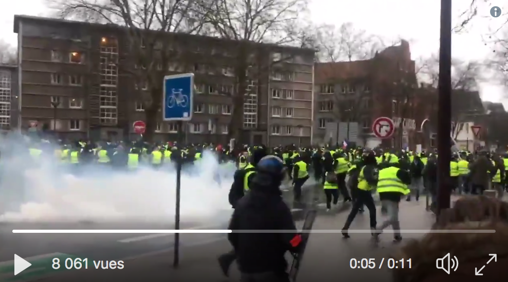 Les “forces de l’ordre” face aux Gilets Jaunes à Lille : « Pas de quartier, les gars ! Allez ! Pas de quartier ! » (VIDÉO)