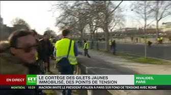 Des individus vêtus de noir provoquent les forces de l’ordre aux Invalides (VIDÉO)