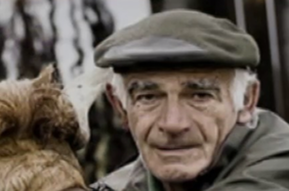 Tarn : un agriculteur publie son livre de photos