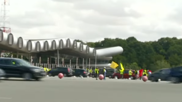 Quand les Gilets Jaunes libèrent les autoroutes (Les Reportages du Média Pour Tous)