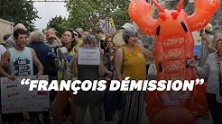 François de Rugy accueilli par un homard géant en plastique à Niort (VIDÉO)