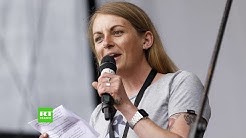 Énorme : Le capitaine du “Sea Watch” (une gauchiste à piercings et tatouée) refuse une médaille de la Ville de Paris… qu’elle juge encore pas assez immigrationniste !