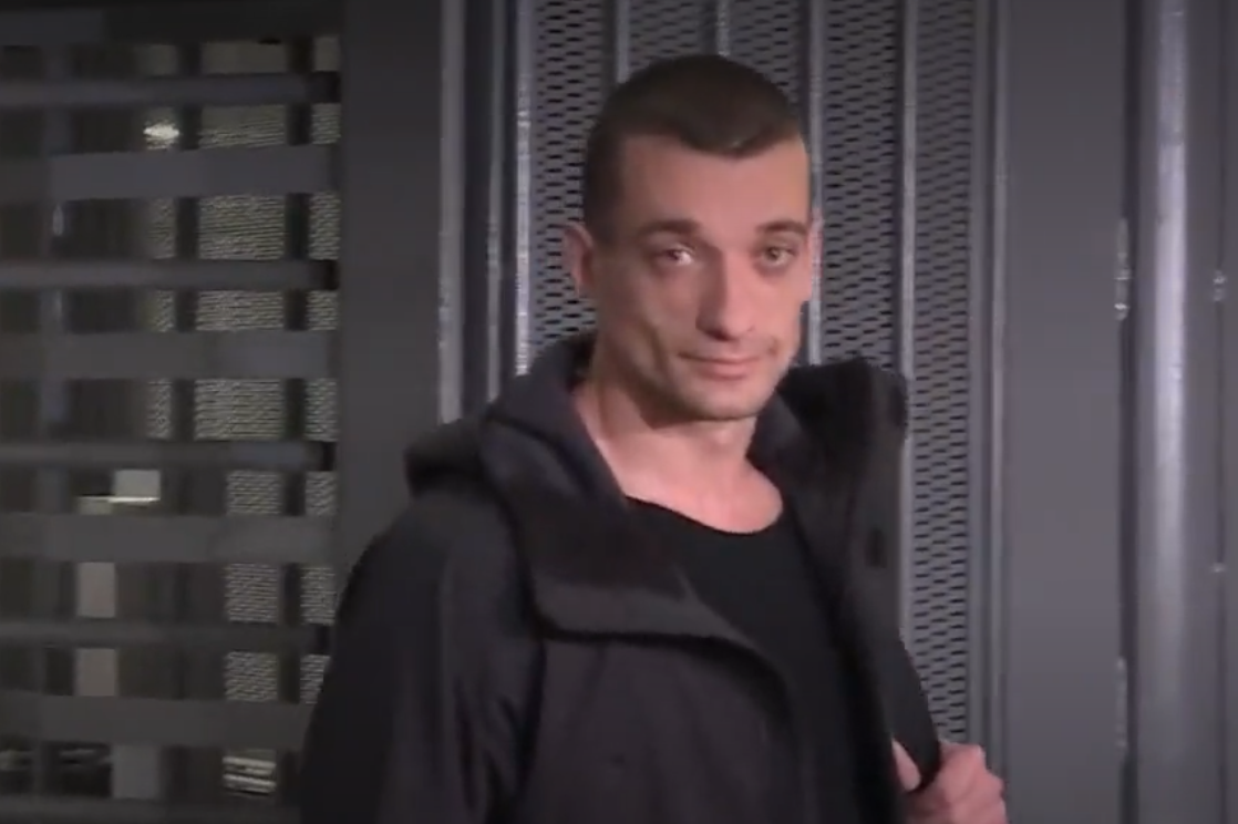 Piotr Pavlenski confirme qu’il va publier d’autres vidéos compromettantes impliquant d’autres hommes politiques (VIDÉOS)