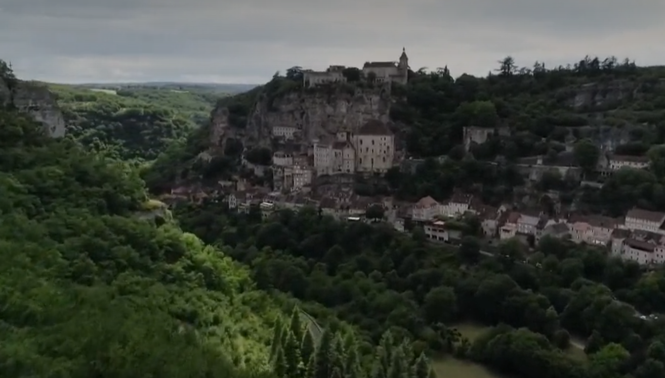 Lot : les ruelles pittoresques de Rocamadour attendent encore les touristes et les pèlerins