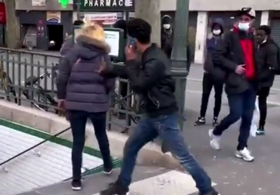Quartier grand-remplacé de la Porte de la Chapelle : Un immigré arabo-musulman agresse violemment une femme blanche (VIDÉO)