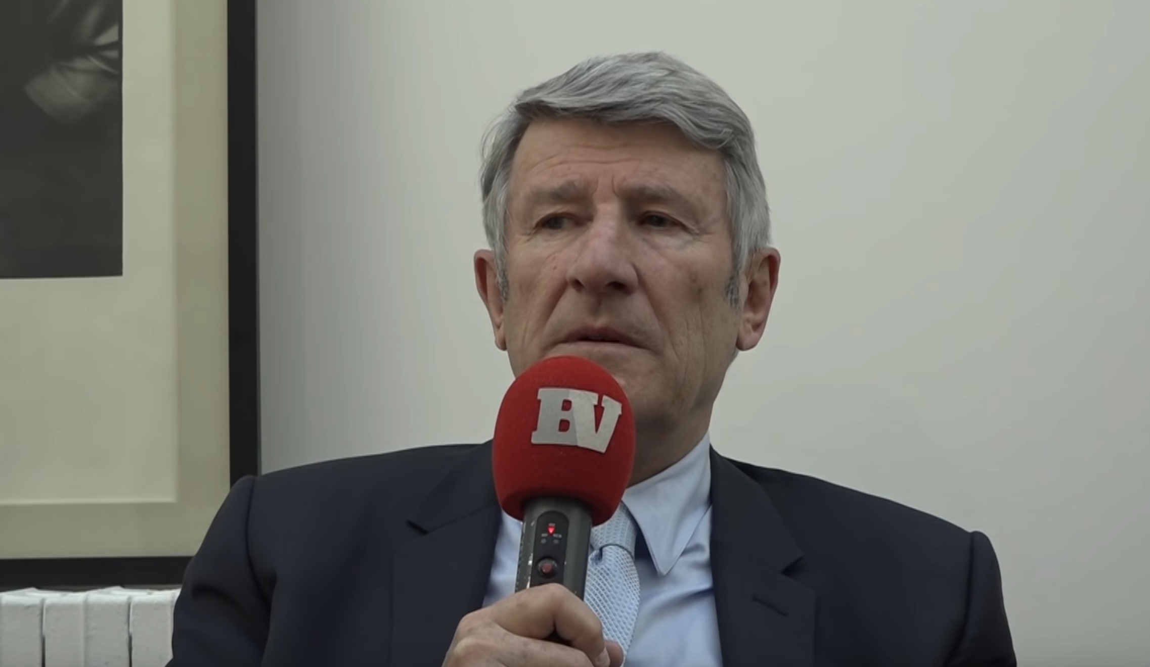 “On parle des valeurs de la République, de la laïcité, des droits de l’homme… Vous avez déjà vu quelqu’un tomber d’un code de la route ?” (VIDÉO)