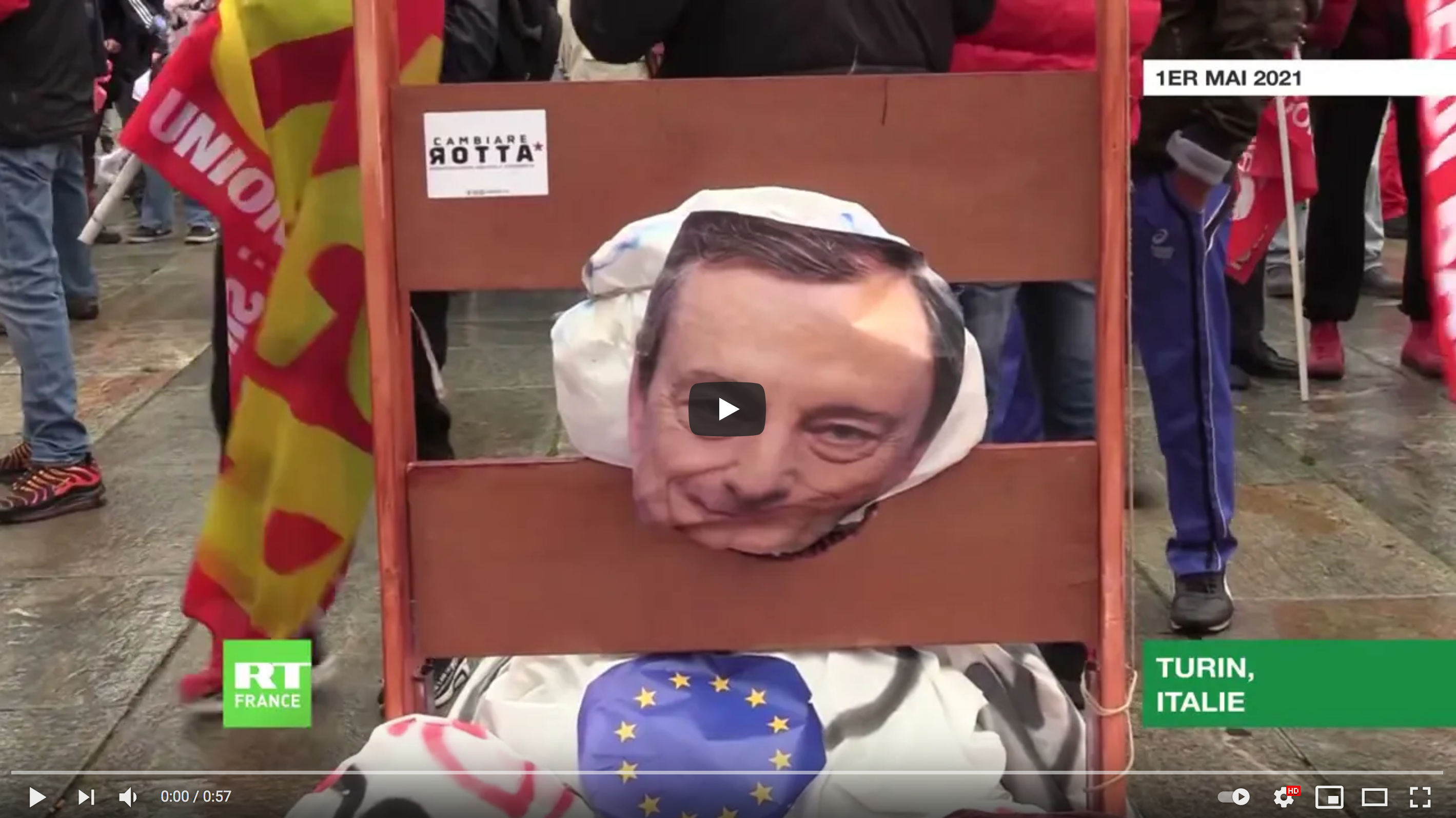 1er-Mai : des manifestants installent une guillotine à l’effigie de Mario Draghi en Italie (VIDÉO)