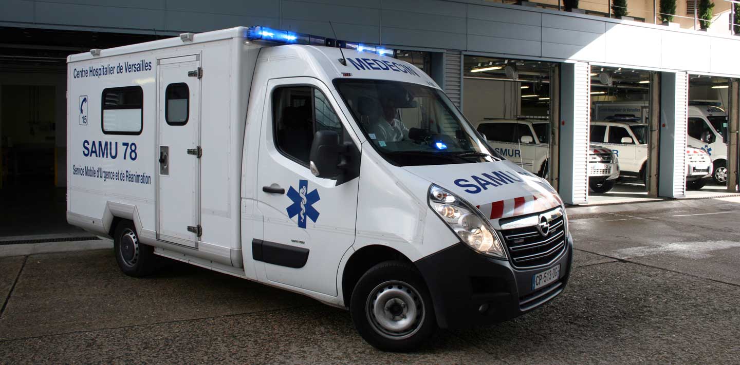 Une jeune femme est morte après de nombreux appels à l’aide, le Samu égratigné