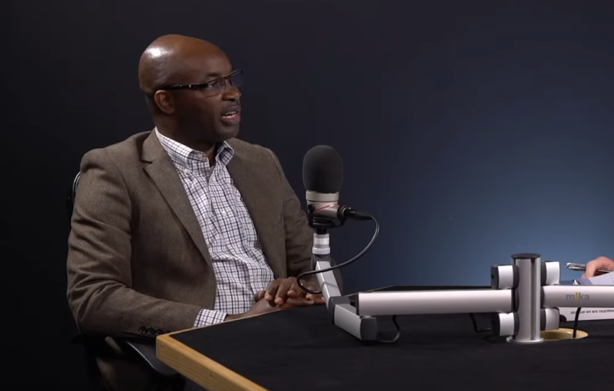 Macron au Rwanda « va se prosterner devant Kagame, dernier criminel de guerre encore en vie » (Charles Onana)