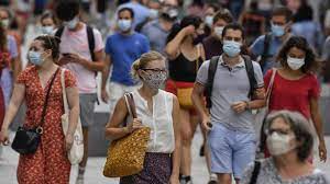 Beaucoup de Français effrayés par le pouvoir et les médias ont décidé de continuer de porter le masque… (VIDÉO)