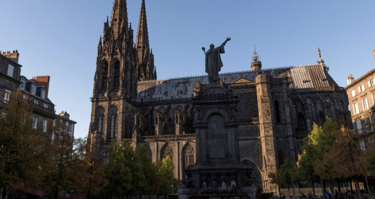 Environ 10 000 monuments historiques en mauvais état ou en péril en France