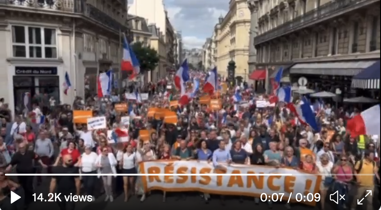 Pour dénoncer la propagande de la télévision russe, LCI l’accuse de mette en scène une manifestation française anti-Otan qui n’aurait pas existé… alors qu’elle a eu lieu ce week-end ! (VIDÉO)
