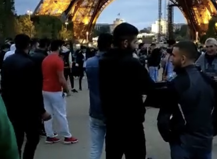 Le Maghreb au pied de la tour Eiffel (VIDÉO)