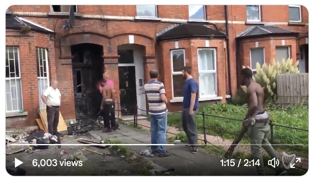Dublin (Irlande) : Le propriétaire de cette maison complément saccagée par des migrants clandestins subsahariens est venu avec du renfort pour les expulser lui-même car les autorités ne voulaient rien entendre (VIDÉO)