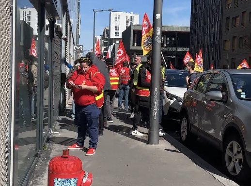 Lyon : des militants de la CGT (dont une gauchiste obèse) dégradent la façade de l’ISSEP (VIDÉO)