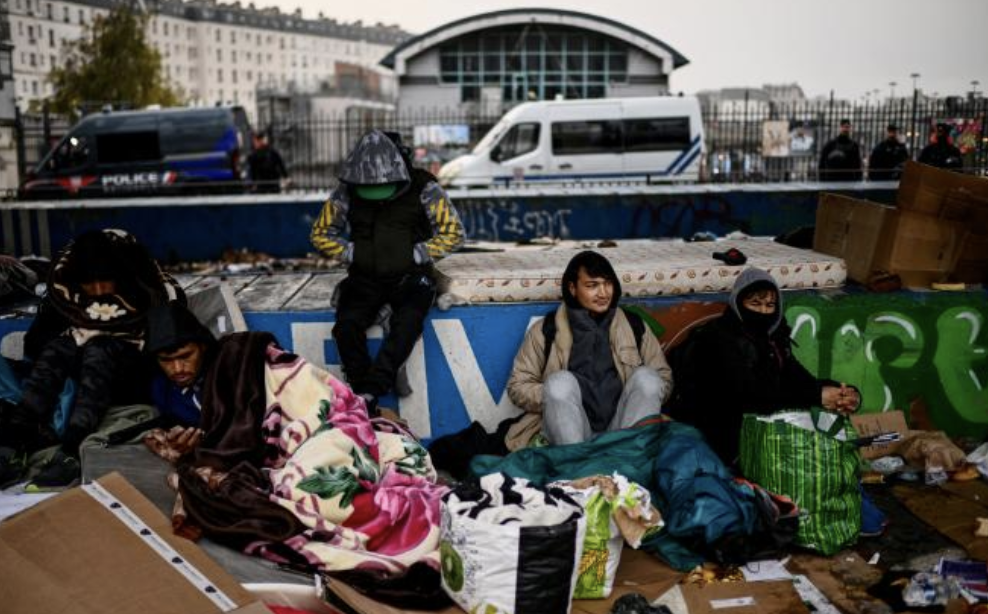 Immigration : le plan du gouvernement pour orienter les migrants en dehors de la région parisienne en raison des JO 2024, et les disperser dans toute la France