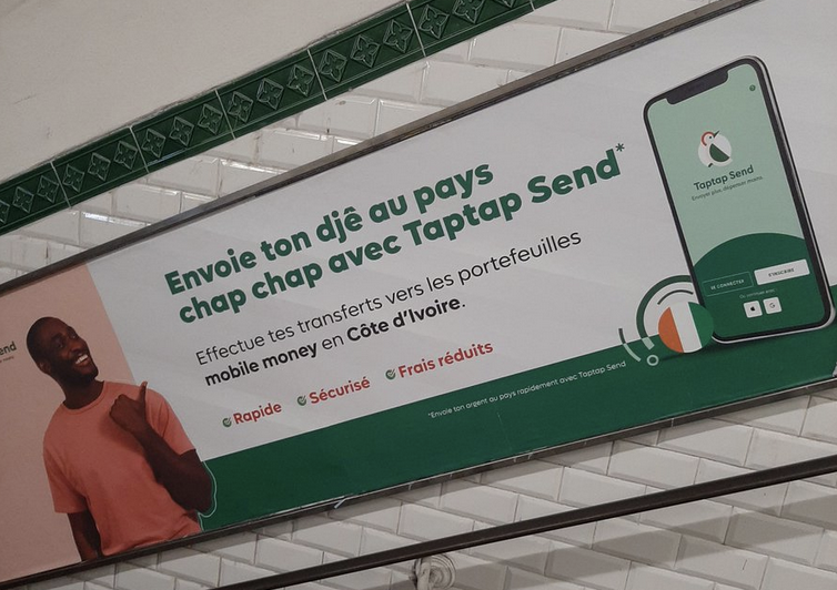 Dans le métro “parisien”, les Africains parlent aux Africains