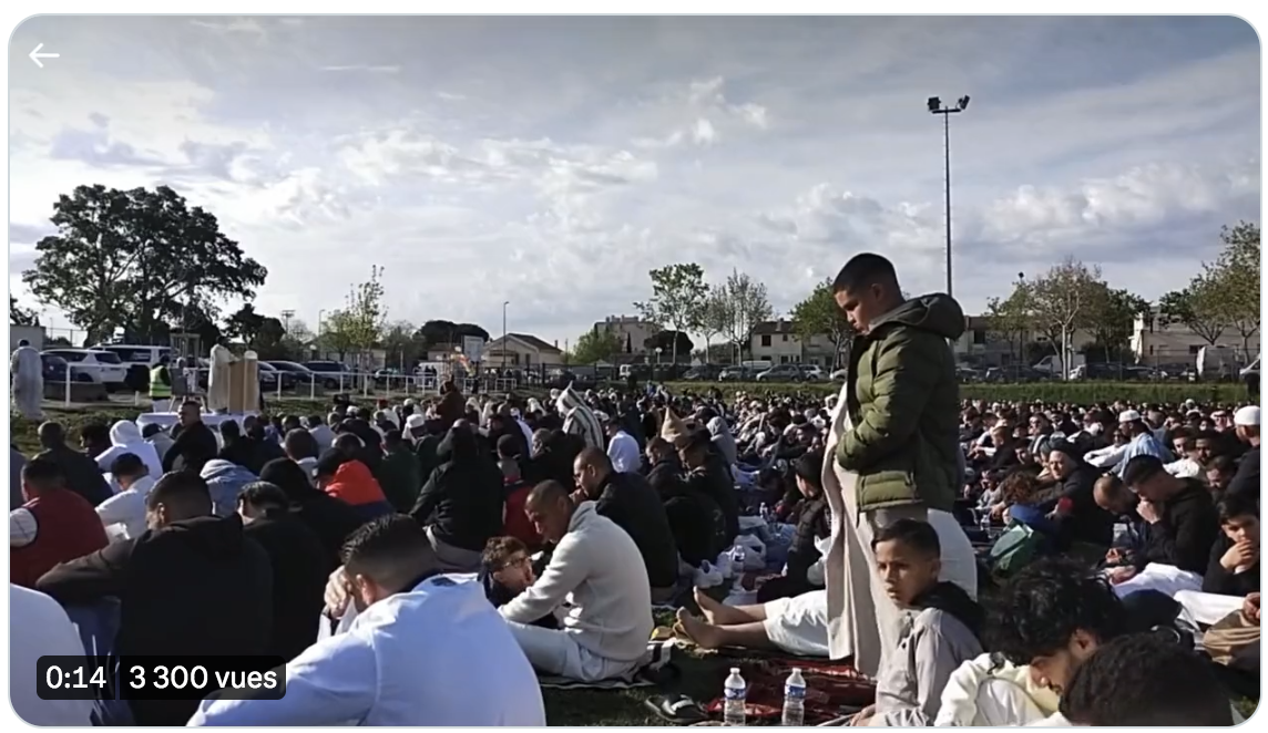 Fin du ramadan : Quand l’imam remercie le maire RN du Pontet pour le prêt du stade (VIDÉO)