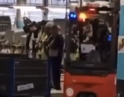 Prière islamiste à l’usine Renault de Flins (VIDÉO)