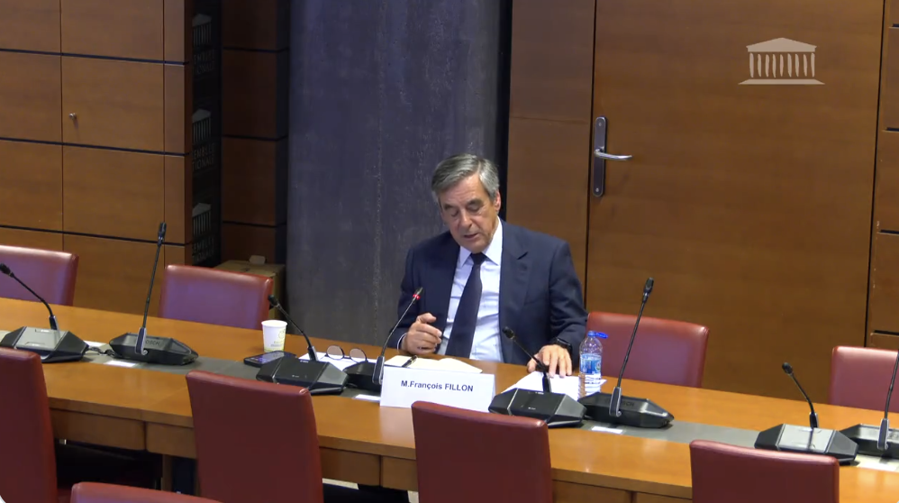 Passionnant : François Fillon explique le lien entre l’OTAN et le dollar (VIDÉO)